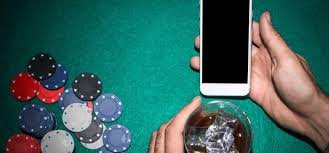 Pemain menikmati kemenangan dalam area sportsbook dan casino online elitjp